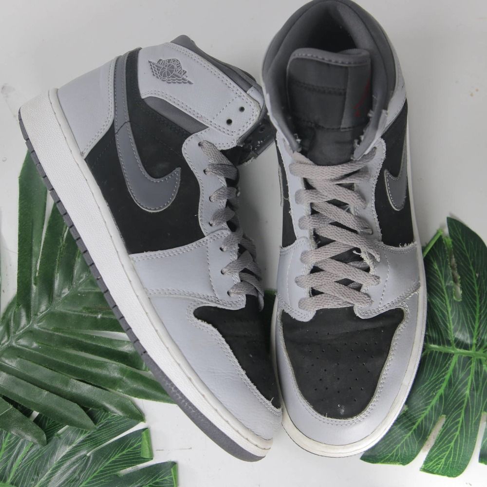 Nike Air Jordan 1 Gray Black White Sneakers size 8youth/9.5womens 001903